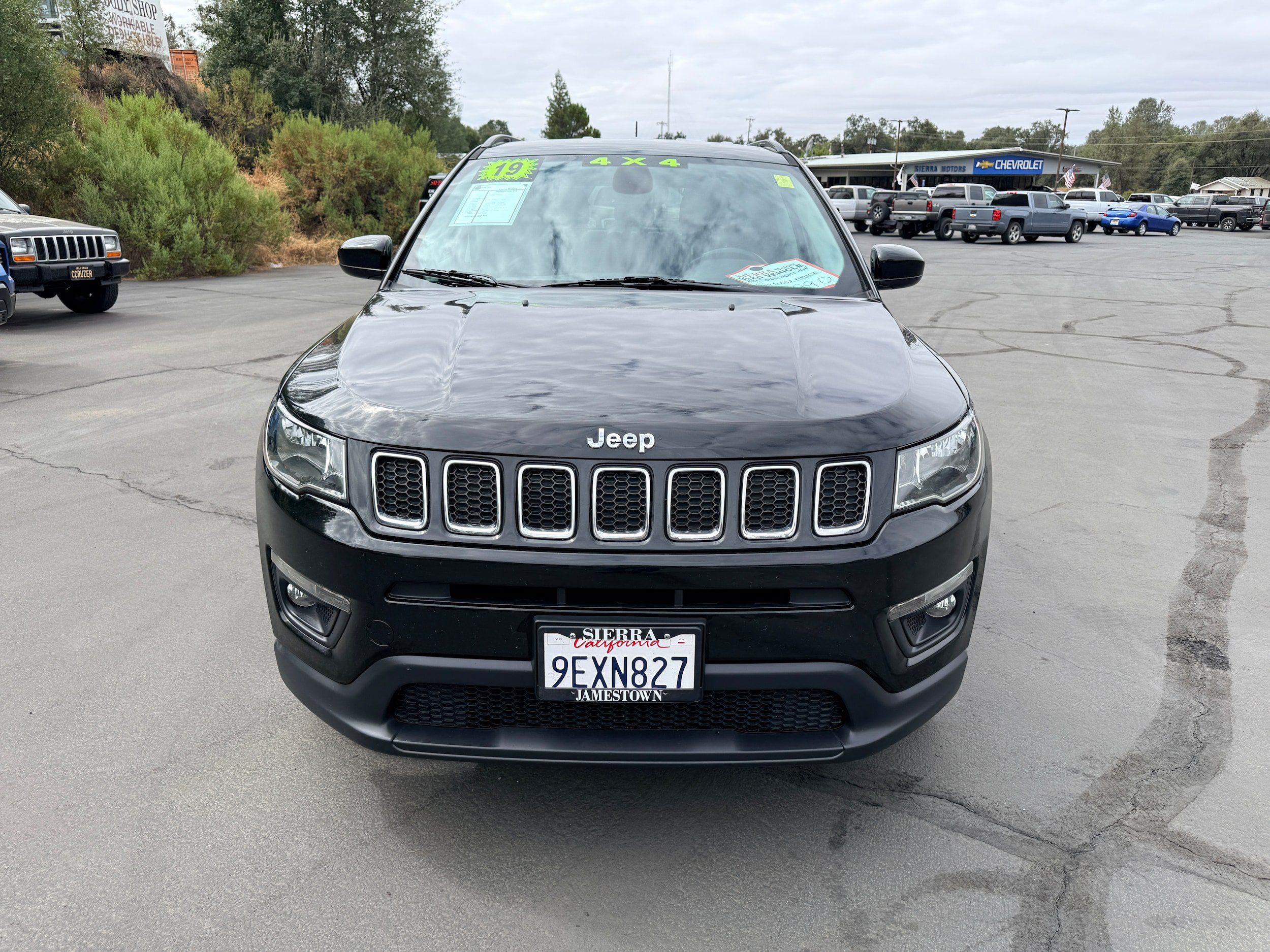 Used 2019 Jeep Compass Latitude w/ Popular Equipment Group AWD/4WD image 3