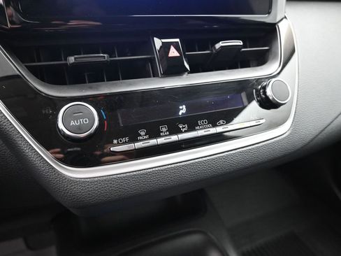 Used 2024 Toyota Corolla LE image 18