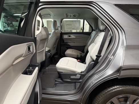 New 2026 Ford Explorer Active w/ Active Comfort Package AWD/4WD image 17