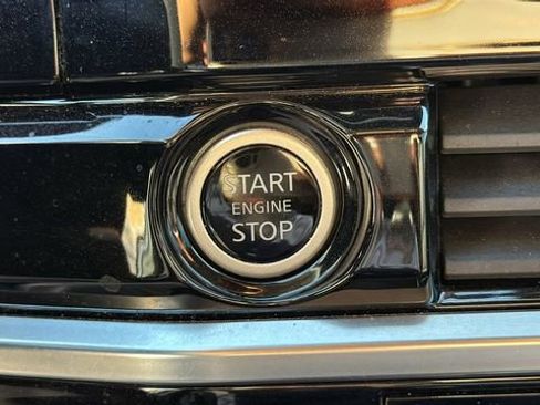 Used 2024 Nissan Pathfinder SL image 21