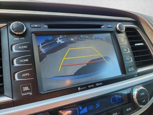 Used 2019 Toyota Highlander Limited FWD image 22