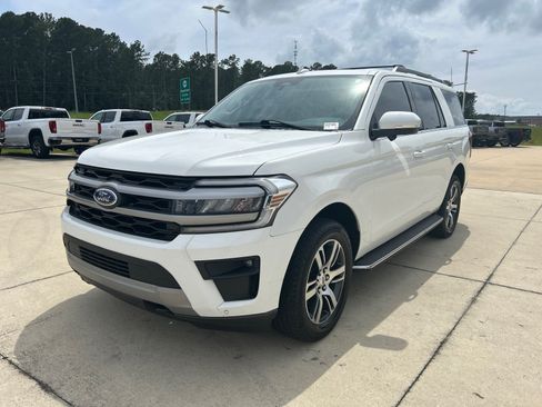Used 2022 Ford Expedition XLT AWD/4WD image 1