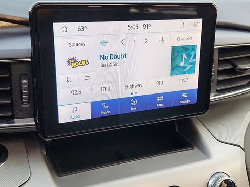 Certified 2022 Ford Explorer XLT w/ Equipment Group 202A image 20