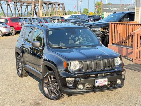 Used 2021 Jeep Renegade Latitude AWD/4WD image 2