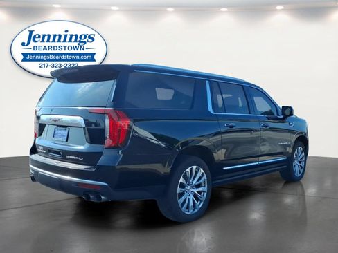 Used 2022 GMC Yukon XL Denali w/ Advanced Technology Package AWD/4WD image 32