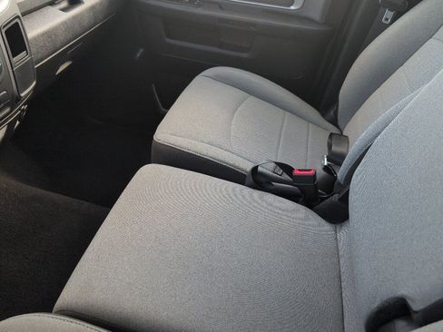 Used 2024 RAM 1500 Classic SLT AWD/4WD image 27