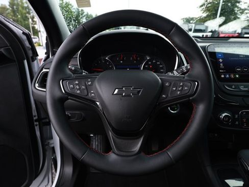 Used 2024 Chevrolet Equinox RS FWD image 11