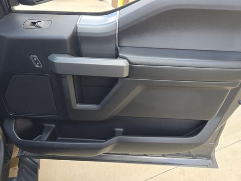 Used 2017 Ford F150 XLT w/ Equipment Group 302A Luxury image 29