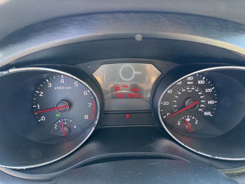 Used 2016 Kia Sedona LX w/ LX Convenience Package image 12