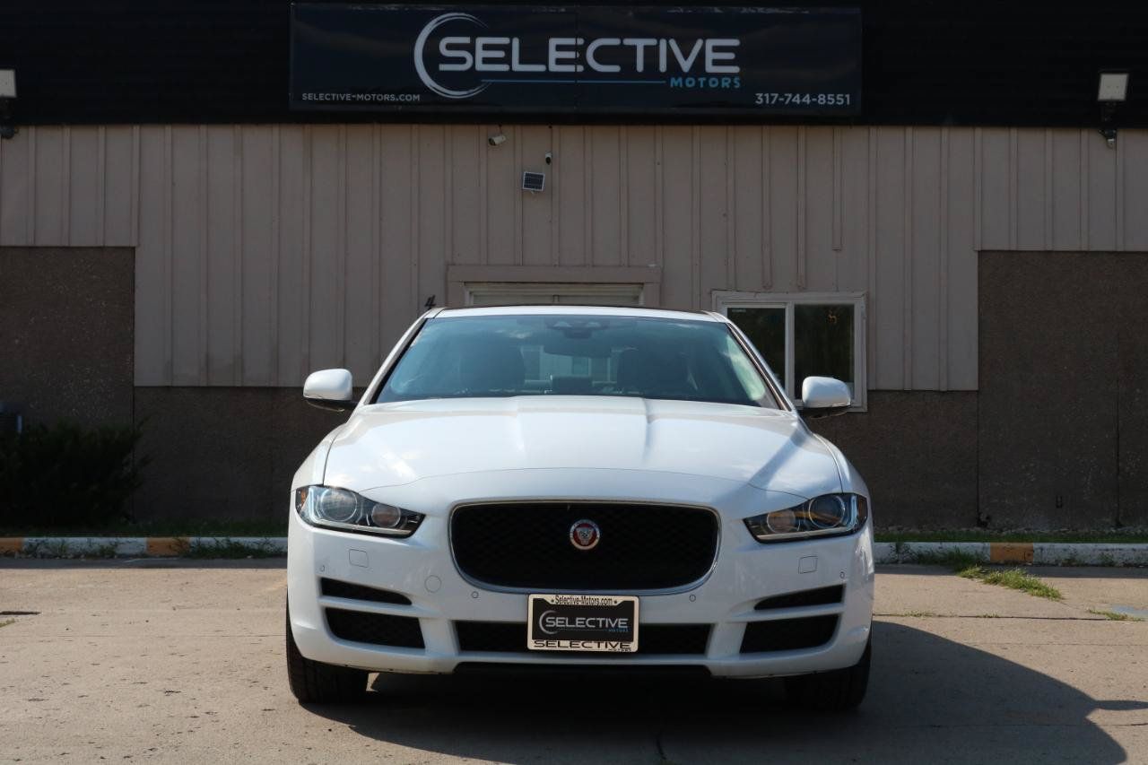 Used 2017 Jaguar XE Premium AWD/4WD image 2