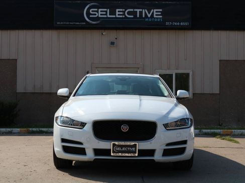 Used 2017 Jaguar XE Premium AWD/4WD image 2
