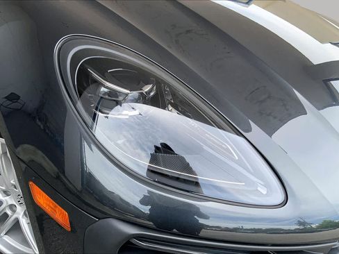 Used 2022 Porsche Macan AWD/4WD image 27