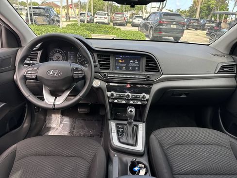 Used 2020 Hyundai Elantra Value Edition w/ Winter Weather Package FWD image 14