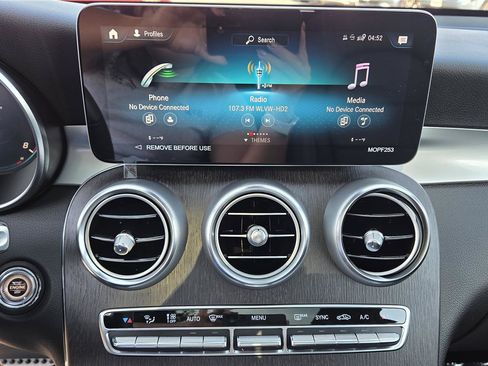 Used 2022 Mercedes-Benz GLC 300 4MATIC image 22
