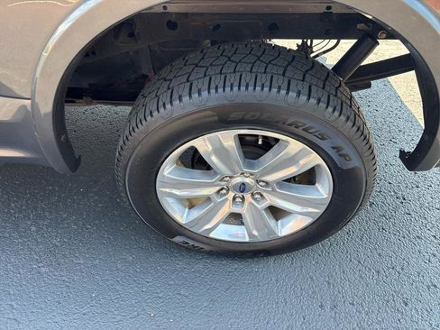 Used 2018 Ford F150 Platinum w/ Equipment Group 701A Luxury image 19