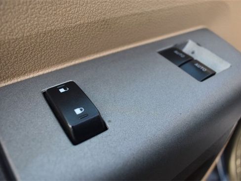 Used 2015 Ford F350 Lariat w/ Chrome Package image 21