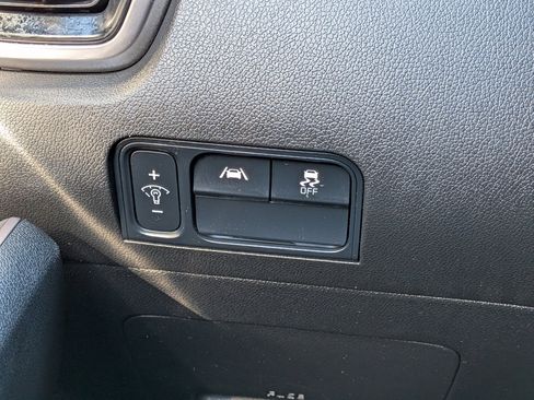 Used 2023 Kia Sorento LX image 27