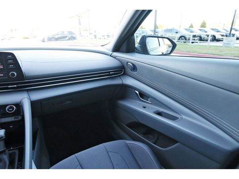 Certified 2025 Hyundai Elantra Sport image 13