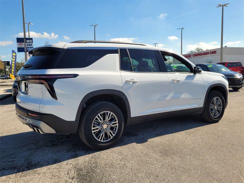 Certified 2025 Chevrolet Traverse LT image 7