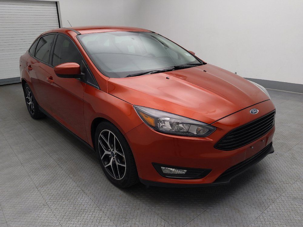 Used 2018 Ford Focus SE w/ SE Appearance Package FWD image 13