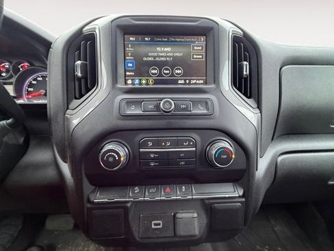 Used 2019 Chevrolet Silverado 1500 Custom Trail Boss w/ Custom Convenience Package image 10