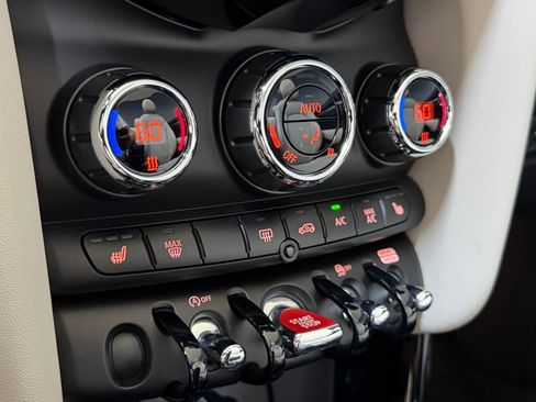 Used 2024 MINI Cooper S w/ Signature Upholstery Package image 31