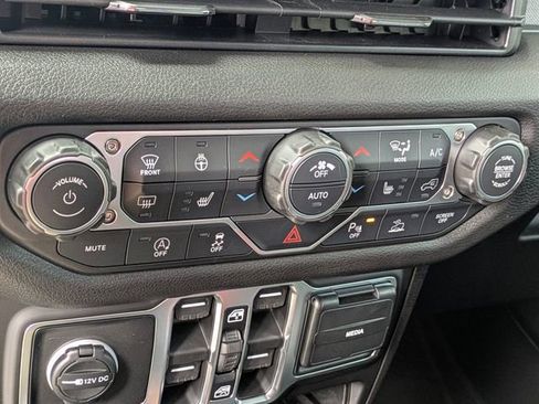 New 2026 Jeep Gladiator Sport image 25