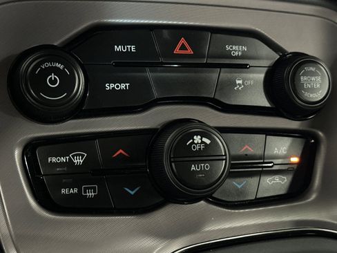 Used 2023 Dodge Challenger SXT image 17