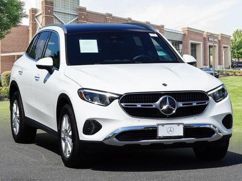 Certified 2025 Mercedes-Benz GLC 300 4MATIC image 3