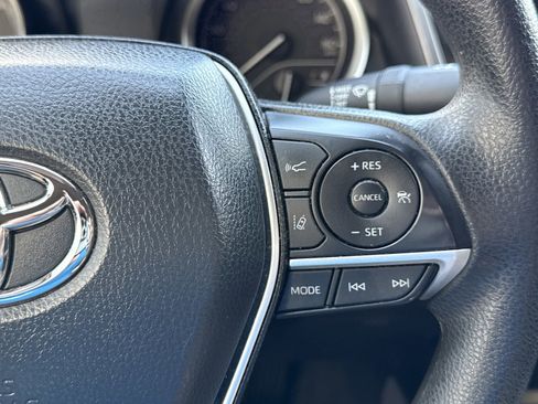 Used 2022 Toyota Camry LE image 19