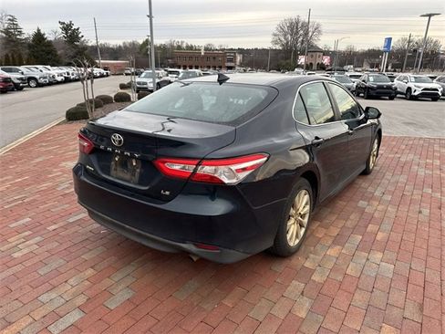 Used 2020 Toyota Camry LE image 14