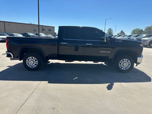 Used 2021 Chevrolet Silverado 2500 LTZ w/ Z71 Off-Road Package AWD/4WD image 33