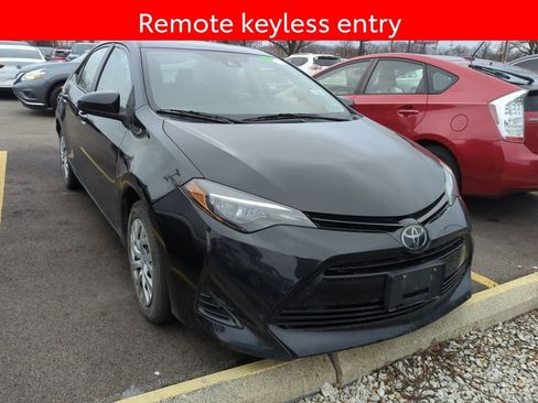 Used 2018 Toyota Corolla LE image 3