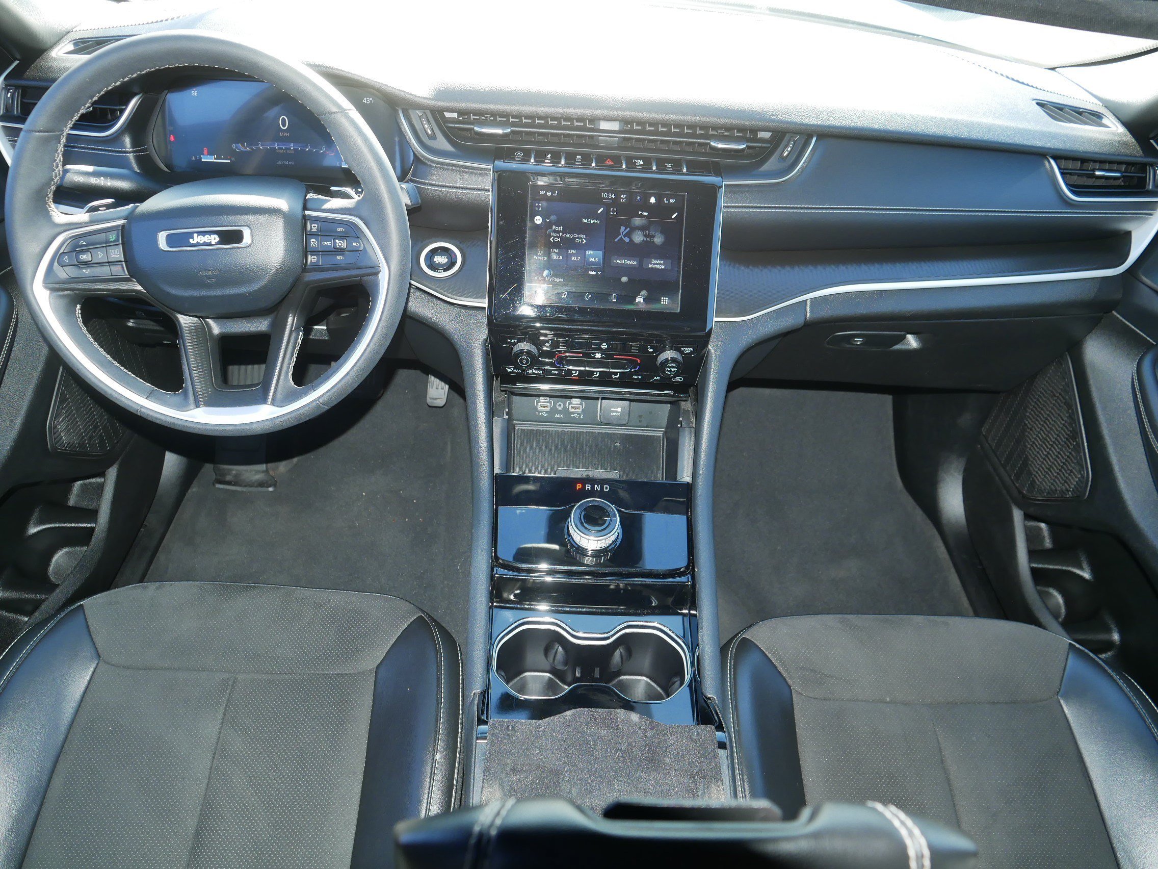 Used 2023 Jeep Grand Cherokee Altitude AWD/4WD image 10