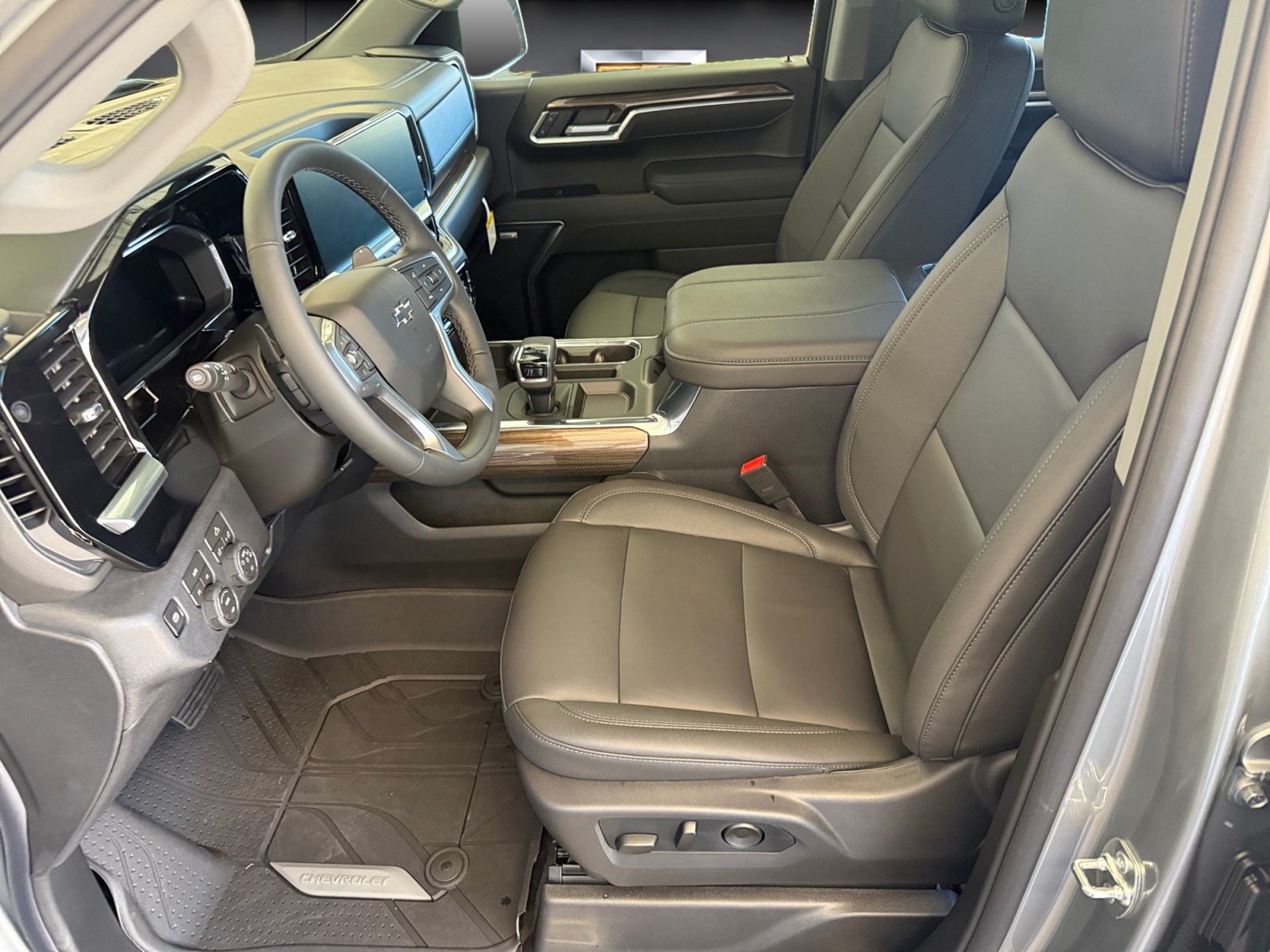 New 2026 Chevrolet Silverado 1500 RST w/ Convenience Package II AWD/4WD image 11