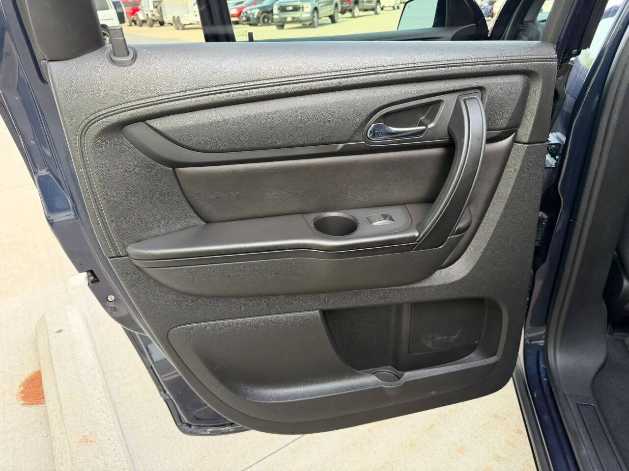 Used 2015 Chevrolet Traverse LT FWD image 25