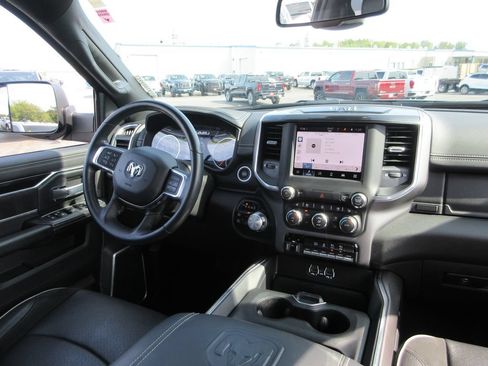 Used 2022 RAM 2500 Laramie w/ Night Edition AWD/4WD image 27