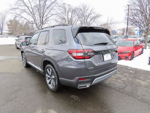 Certified 2025 Honda Pilot Elite image 4
