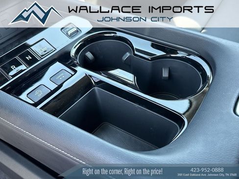 Used 2025 Nissan Murano SV AWD/4WD image 17