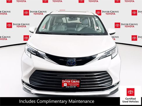 Certified 2021 Toyota Sienna Limited FWD image 2