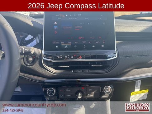 New 2026 Jeep Compass Latitude image 12
