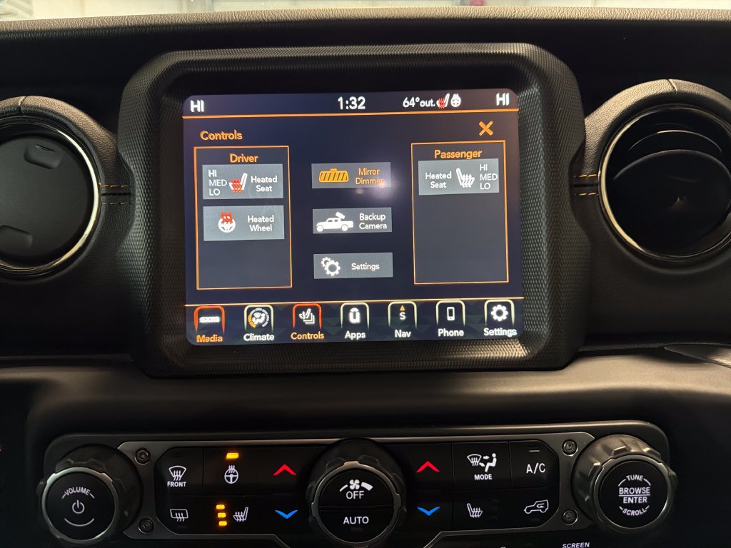 Used 2021 Jeep Gladiator Overland AWD/4WD image 7
