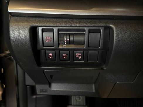 Used 2020 Subaru Crosstrek 2.0i Limited w/ Moonroof Package w/Navigation AWD/4WD image 21