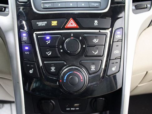 Used 2016 Hyundai Elantra GT image 19