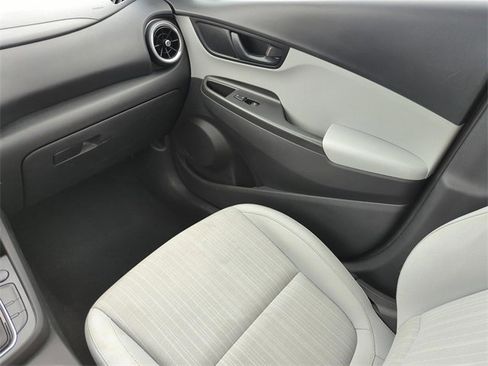 Used 2023 Hyundai Kona SEL image 22