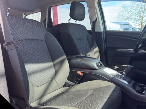 Used 2020 Dodge Journey SE w/ SE Popular Equipment Group image 22