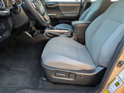 Used 2020 Toyota Tacoma SR5 RWD image 12