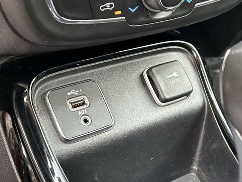 Certified 2021 Jeep Compass Latitude FWD image 27