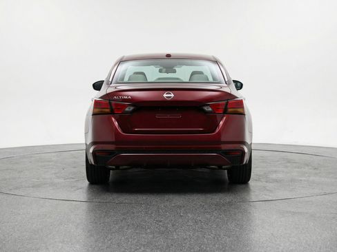 Used 2025 Nissan Altima 2.5 SV FWD image 7