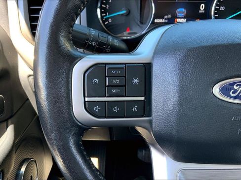 Used 2024 Ford Expedition XLT image 16